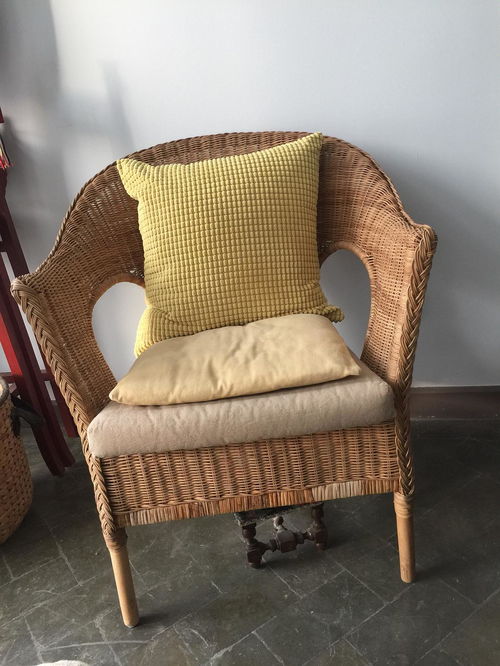 1米4餐桌 宜家臺燈 落地?zé)?藤椅